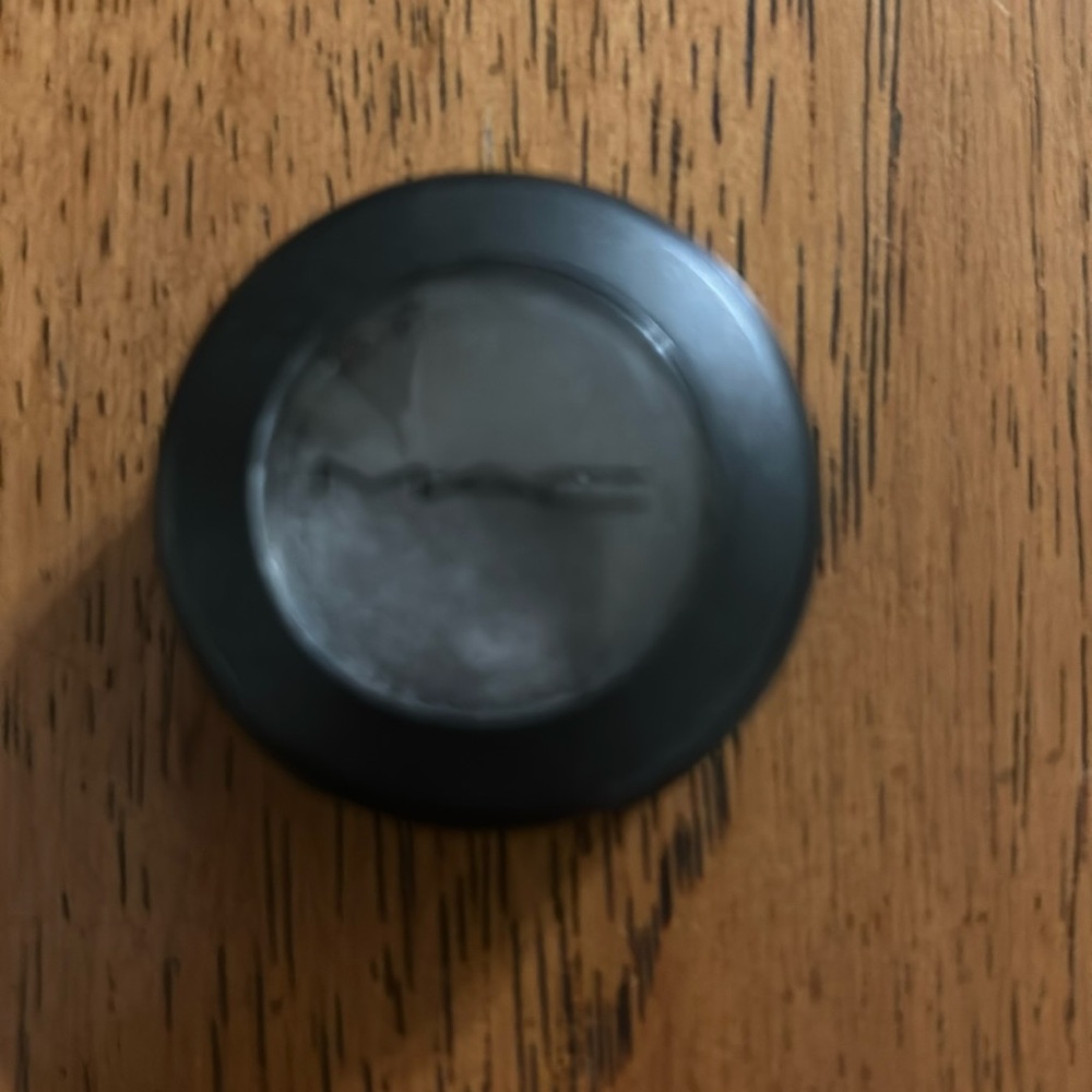 Mac Eyeshadow-color Knight